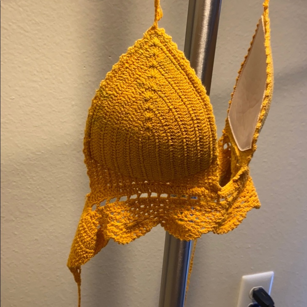 Crop top - Picture 2 of 2